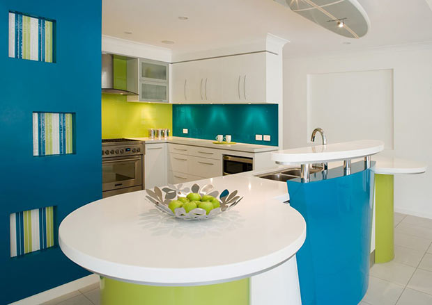 Кухня в холодных тонах - голубой с зеленым