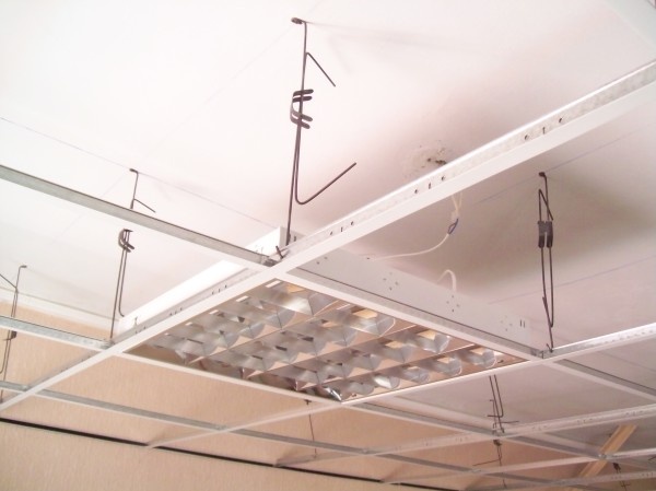 Kako uskladiti strop armstrong