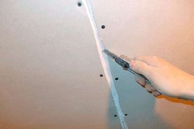 Шпаклівка гіпсокартону на стелі або стінах під фарбування та шпалери