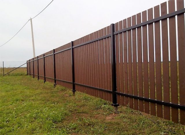 Какой забор дешевле поставить: заборы для дачи, дома, которые можно ...